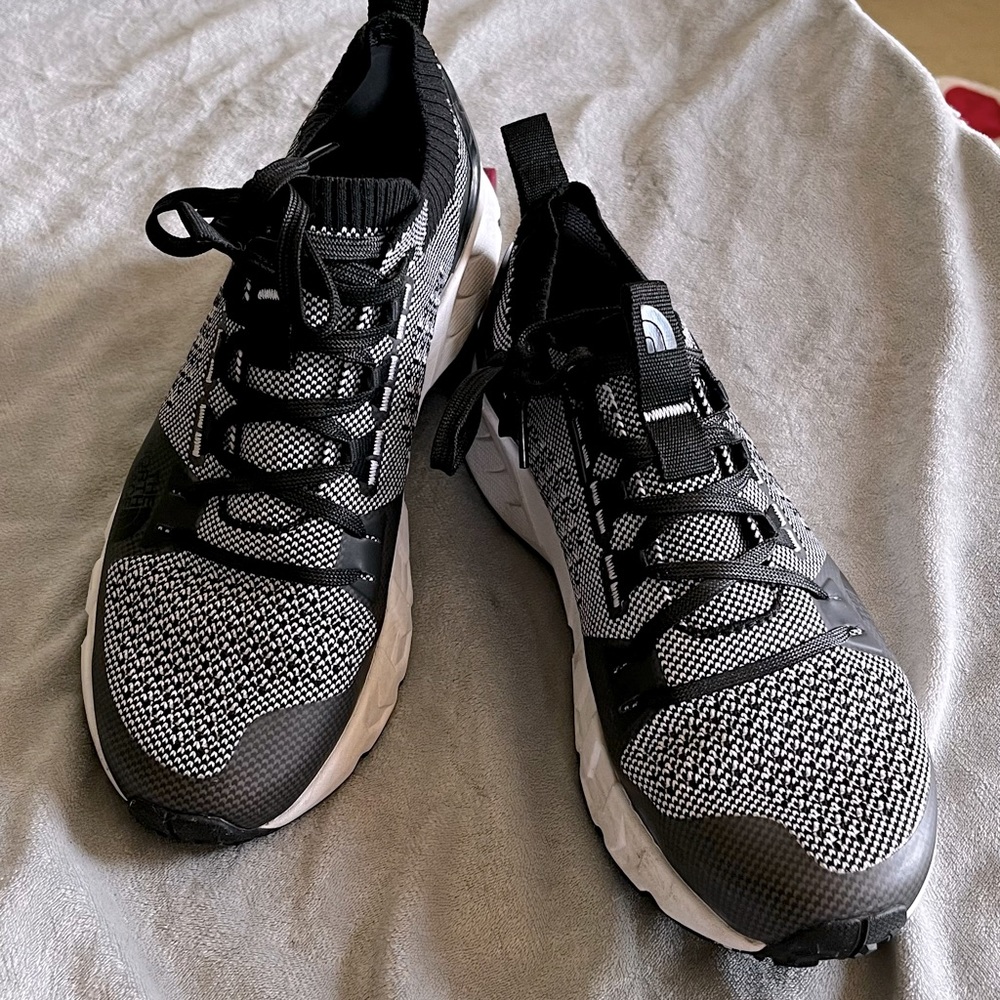 Northface women sneakers sz 7. Black and white. No box.